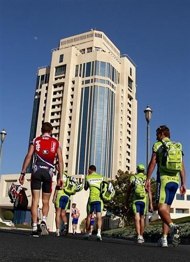 Riders head back to the hotel