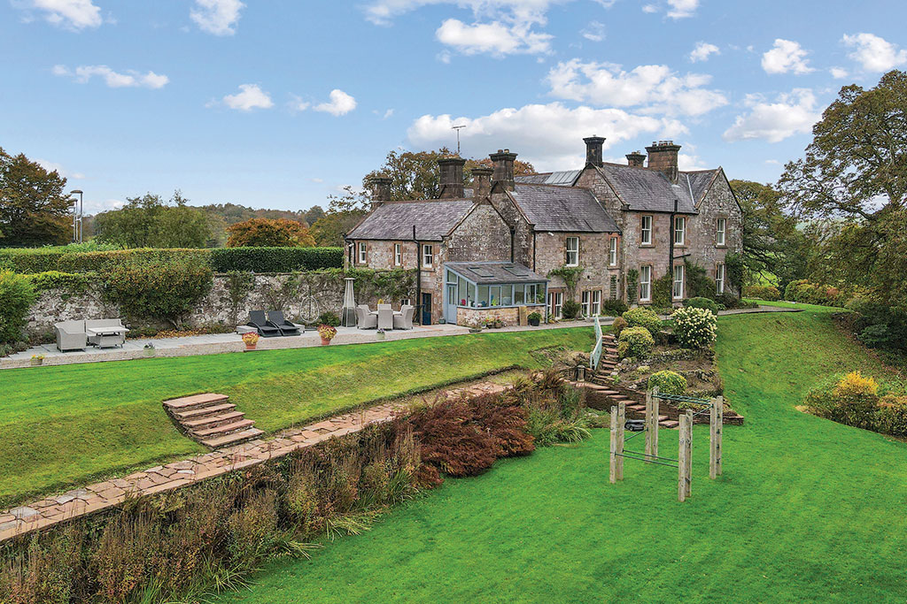 House for sale with fishing rights: Waterside House, Dalton, Lockerbie, Dumfries & Galloway.