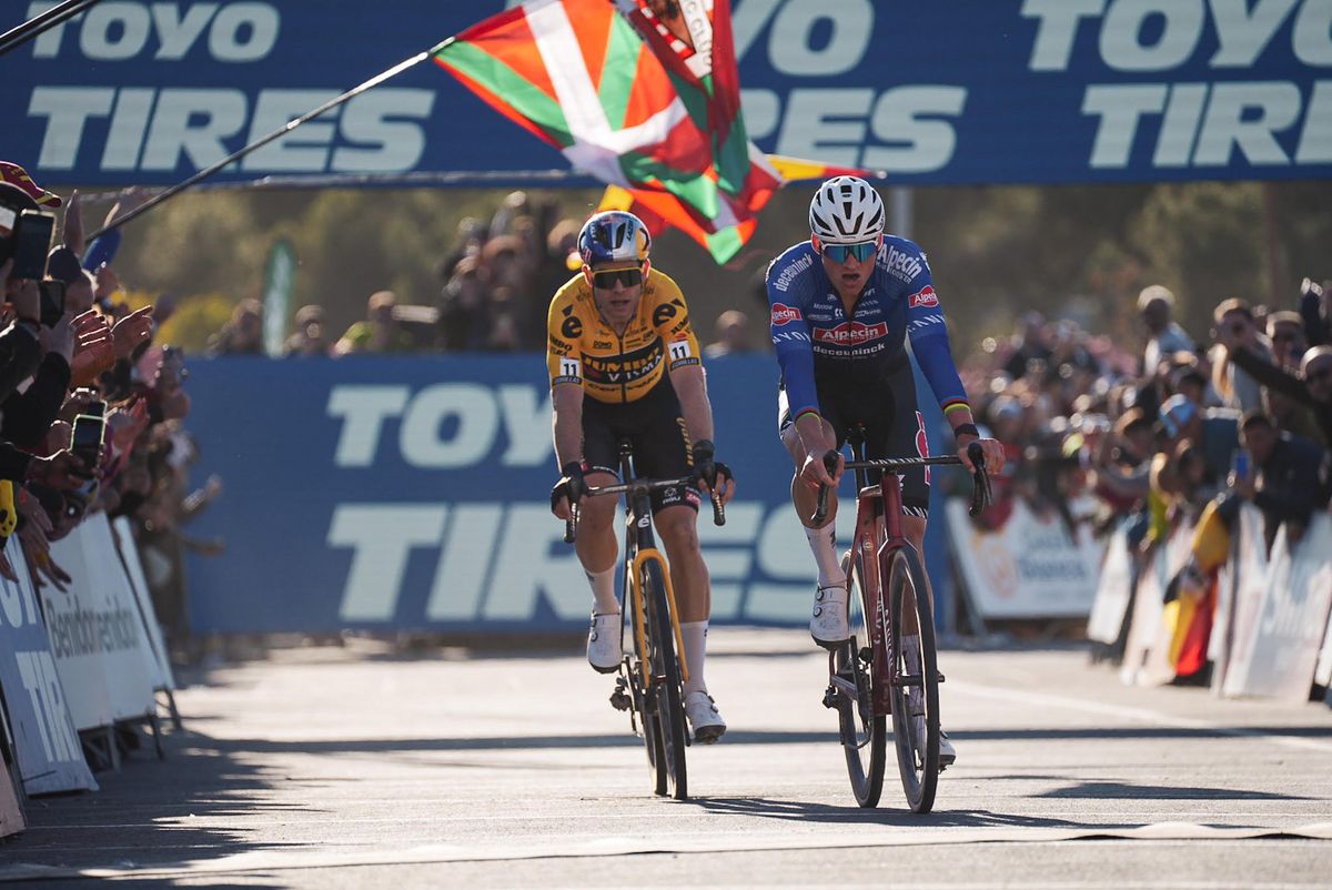 Mathieu Van Der Poel Overcomes Wout Van Aert To Win Benidorm Cyclocross ...