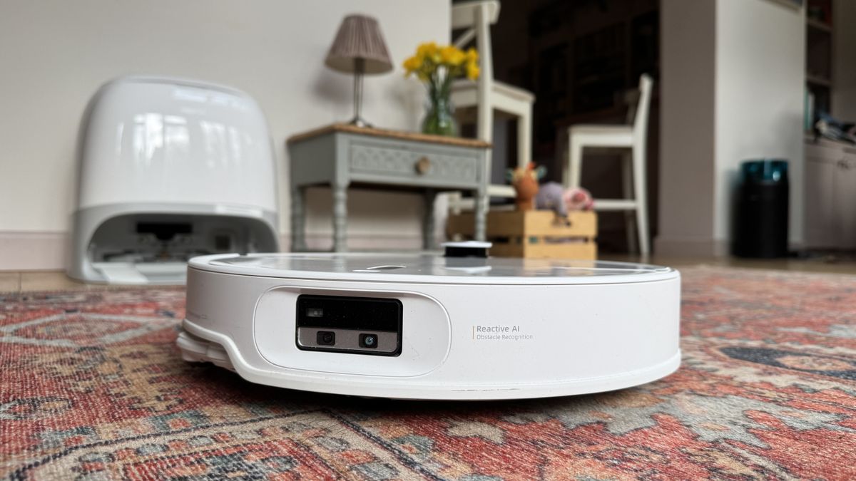 What's stopping robot vacuums from going mainstream? I grilled execs from five of the biggest brands to find out