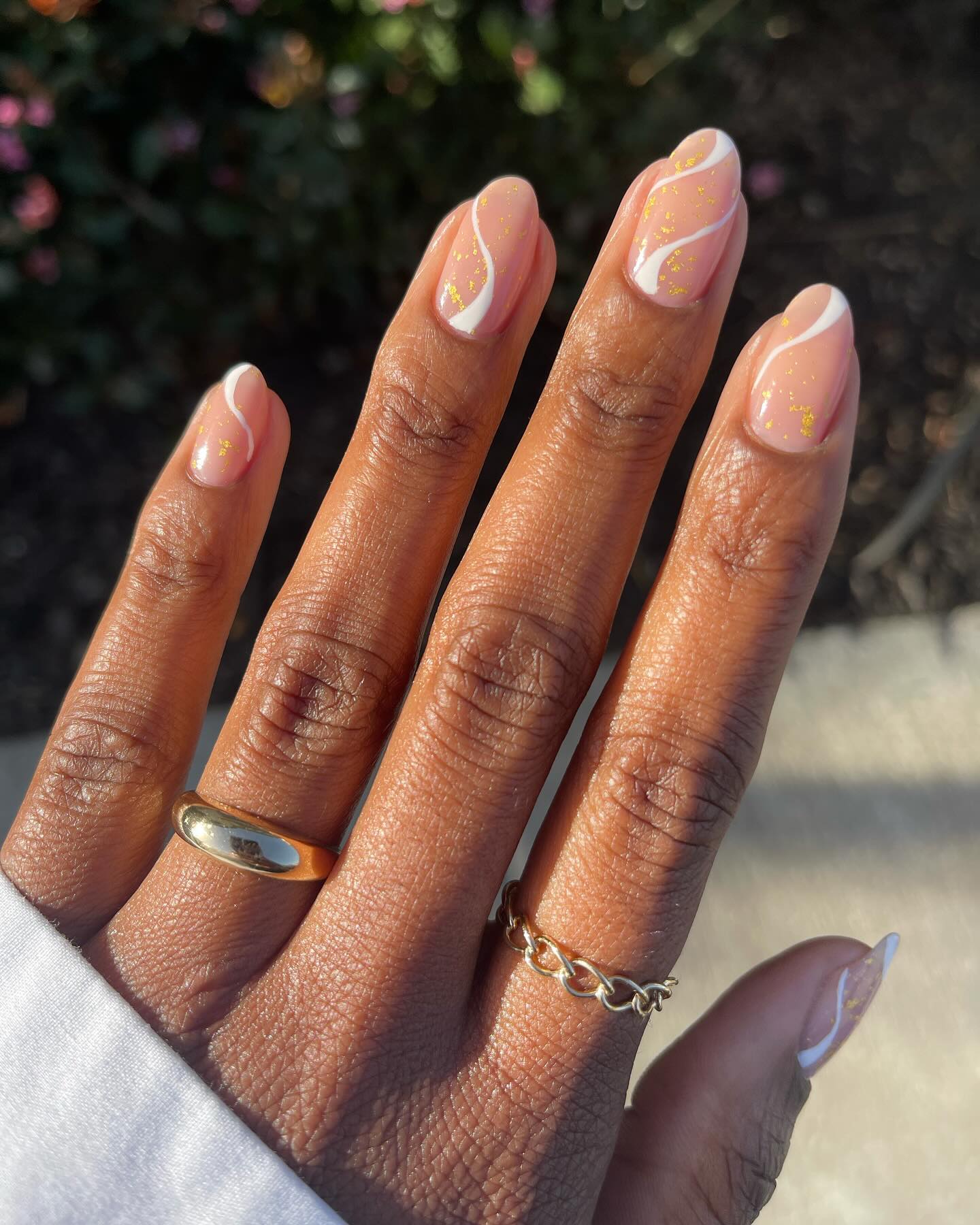 @lolo.nailedit gelato swirl short almond nail designs