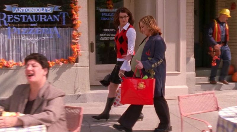 Lorelai Gilmore's Craziest Outfits on Gilmore Girls | Marie Claire