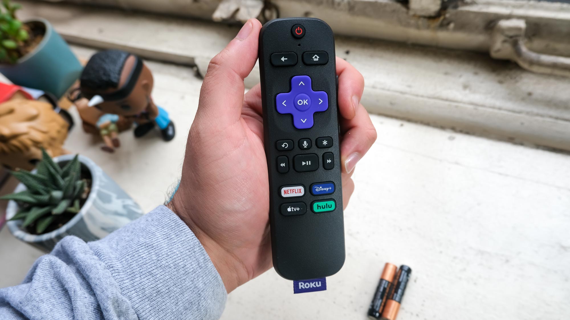 Roku Express (New) | HD Roku Streaming Device with Simple Remote (no TV  controls), Free & Live TV