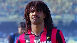 NAPLES, ITALY - MAY 01: Ruud Gullit of AC Milan is seen prior to the Serie A match between Napoli and AC Milan at the Stadio Pao Paulo on May 1, 1988 in Naples, Italy. (Photo by Etsuo Hara/Getty Images)