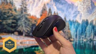 Image of the Razer Pro Click V2 wireless mouse.