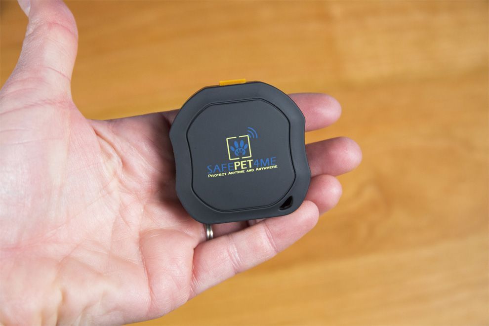At 1.6 ounces, the SafePet4Me is one of the heaviest tags we tested.