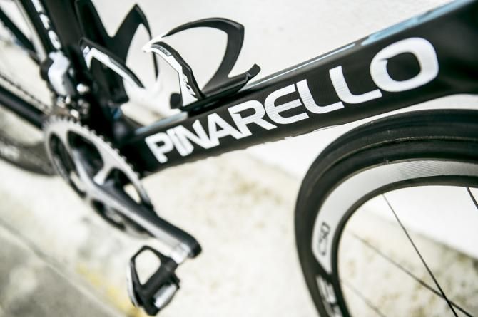 Tech: First look at Nicolas Roche's Team Sky Pinarello Dogma F8 ...