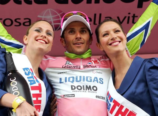 Ivan Basso (Liquigas) back in pink after a four year wait.