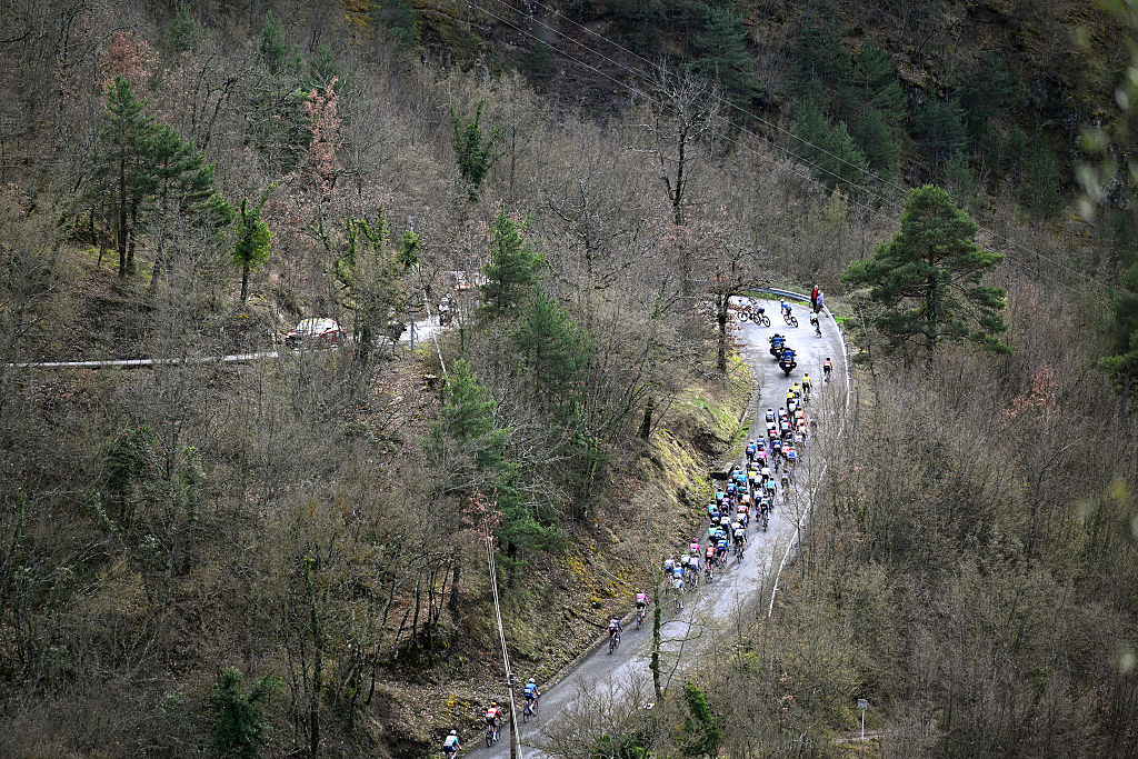 Paris-Nice stage 8 LIVE - Valentin Paret-Peintre and Marc Soler on the attack during mountainous final day