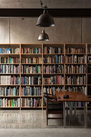 A image of book shelf