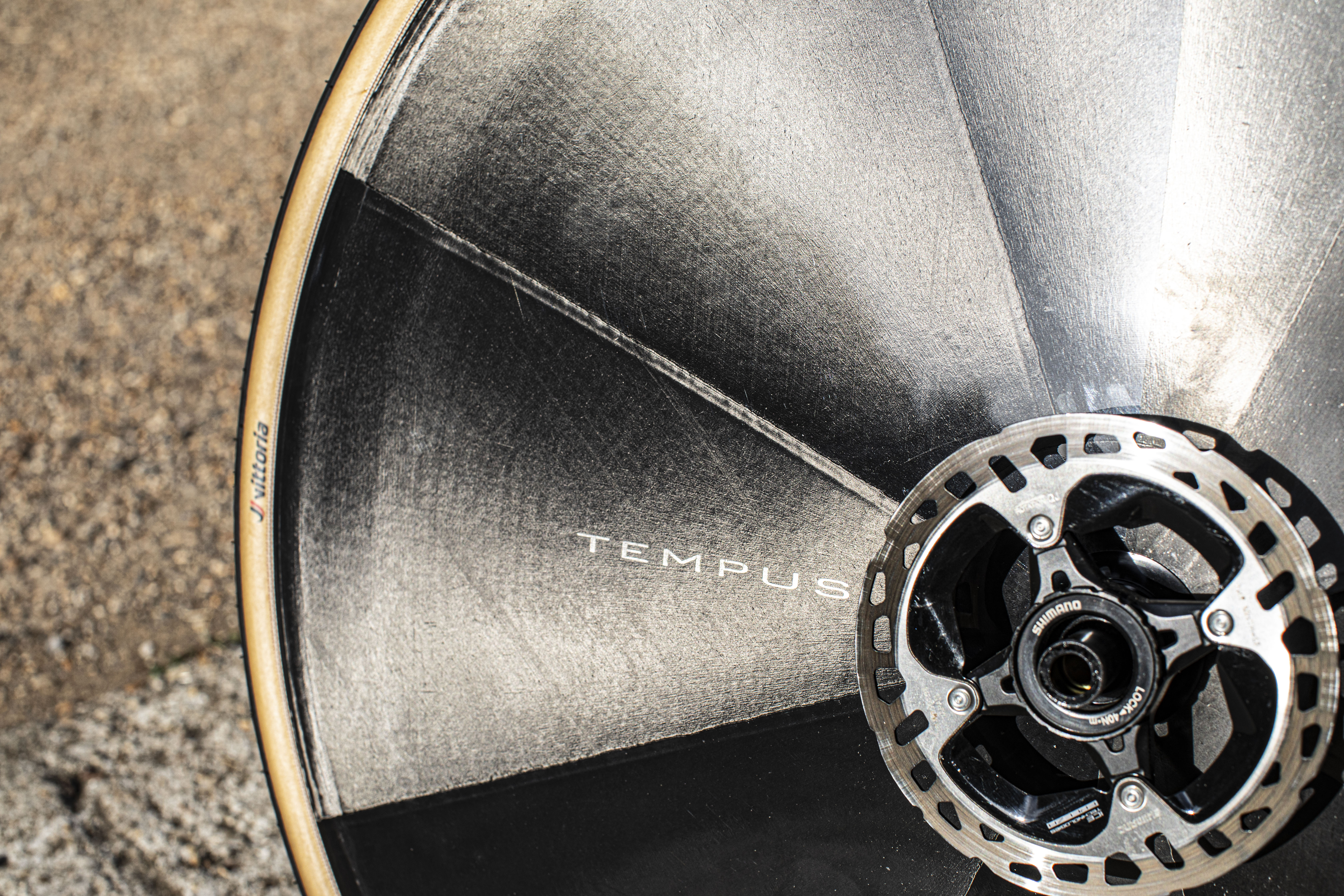 Scribe Tempus Disc/100 wheelset unidirectional carbon fibre detail