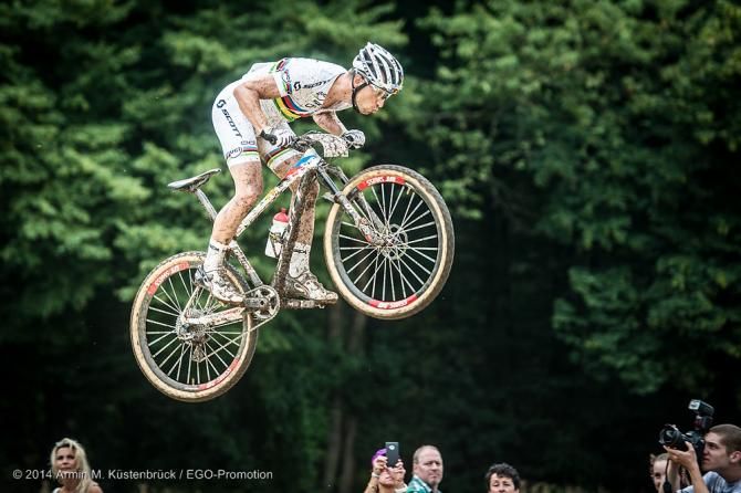 Nino Schurter is always pulling some crowd pleasing moves