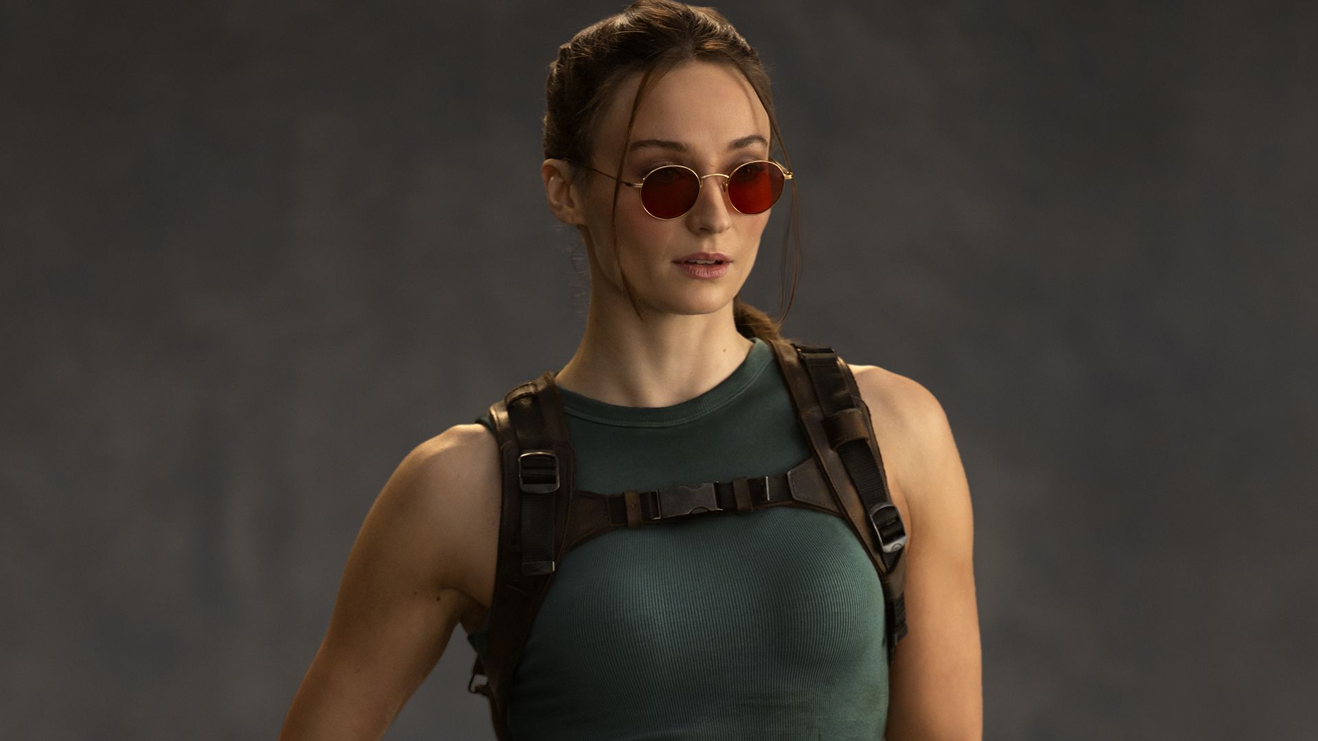 Amazon mengungkapkan foto pertama Sophie Turner yang sempurna sebagai Lara Croft saat syuting acara TV Tomb Raider dimulai