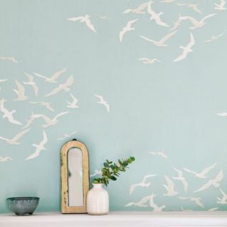 bird print wallpaper