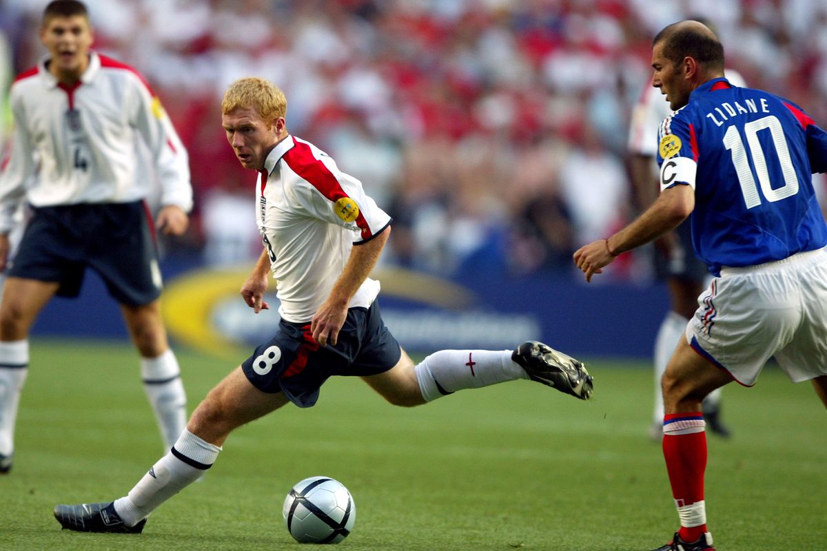 Paul Scholes in action for England against France at Euro 2004