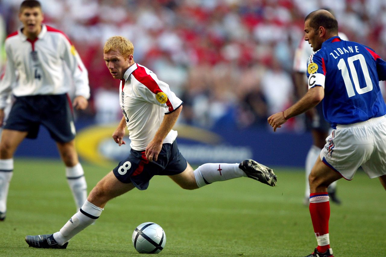 Paul Scholes in action for England against France at Euro 2004