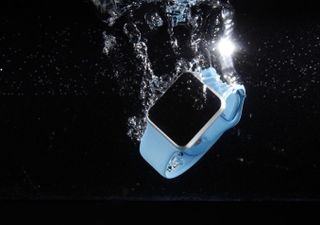 apple watch underwater