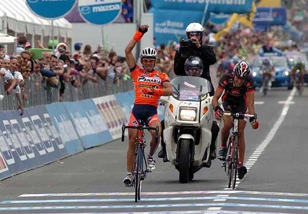 Luis Laverde (Ceramica Panaria-Navigare) wins in Domodossola