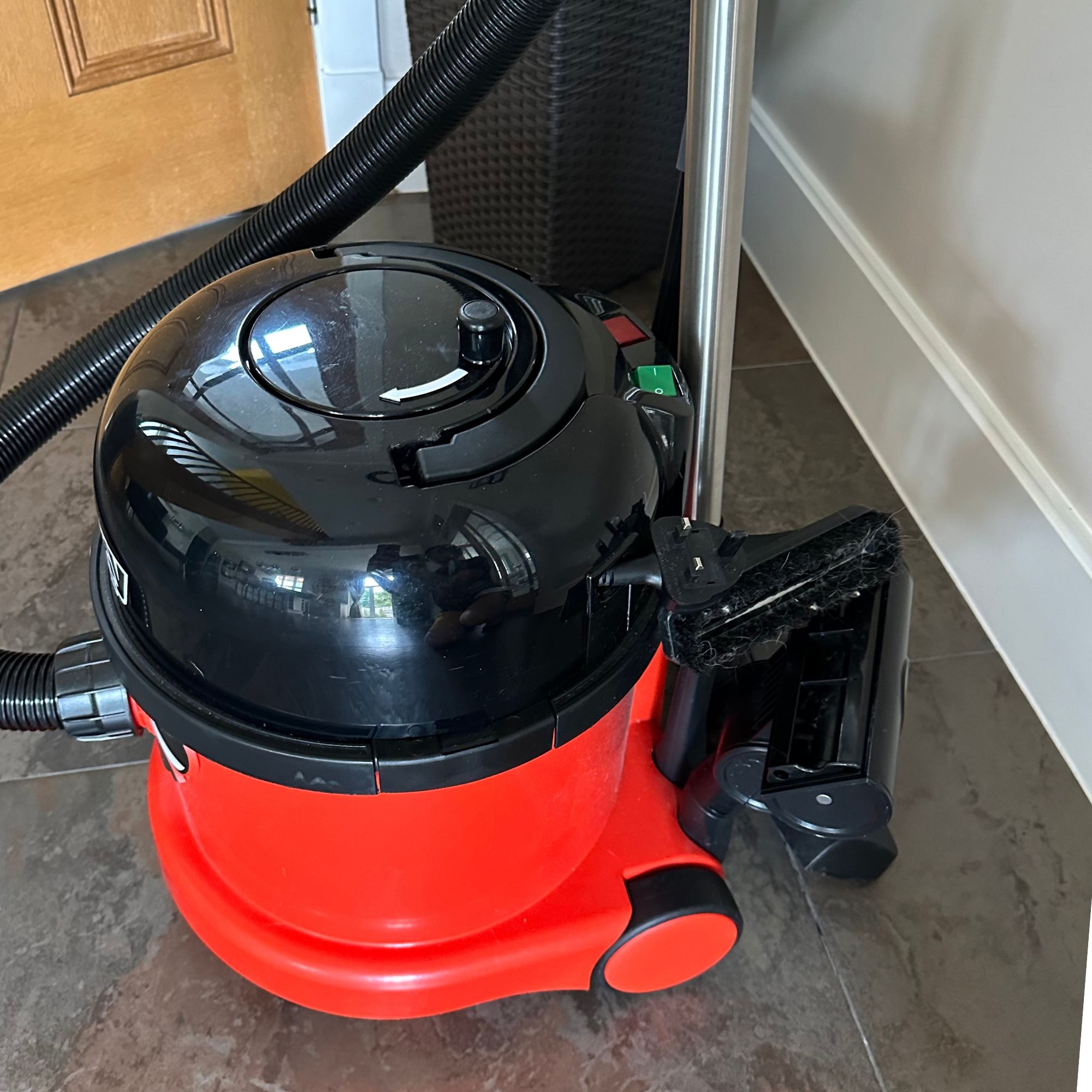 Henry XL Plus vacuum cleaner testing and review process