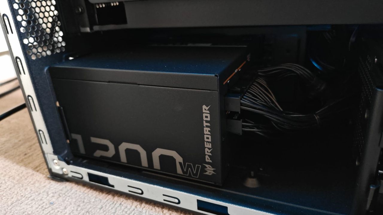 The Acer Predator Orion 7000 (2025)'s PSU