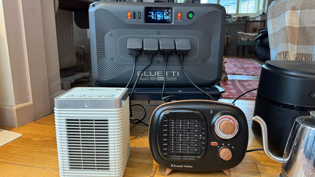 Bluetti Apex 300 portable power station