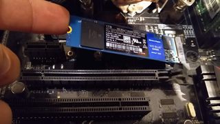 How do you install an M.2 SSD in a desktop? - Coolblue - anything for a  smile