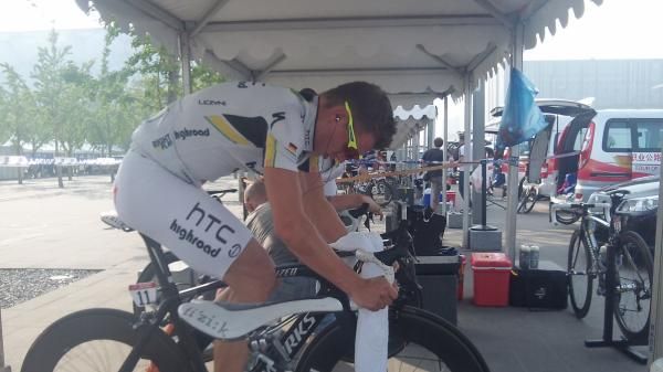 Tony Martin (HTC-Highroad) warms up in Beijing.