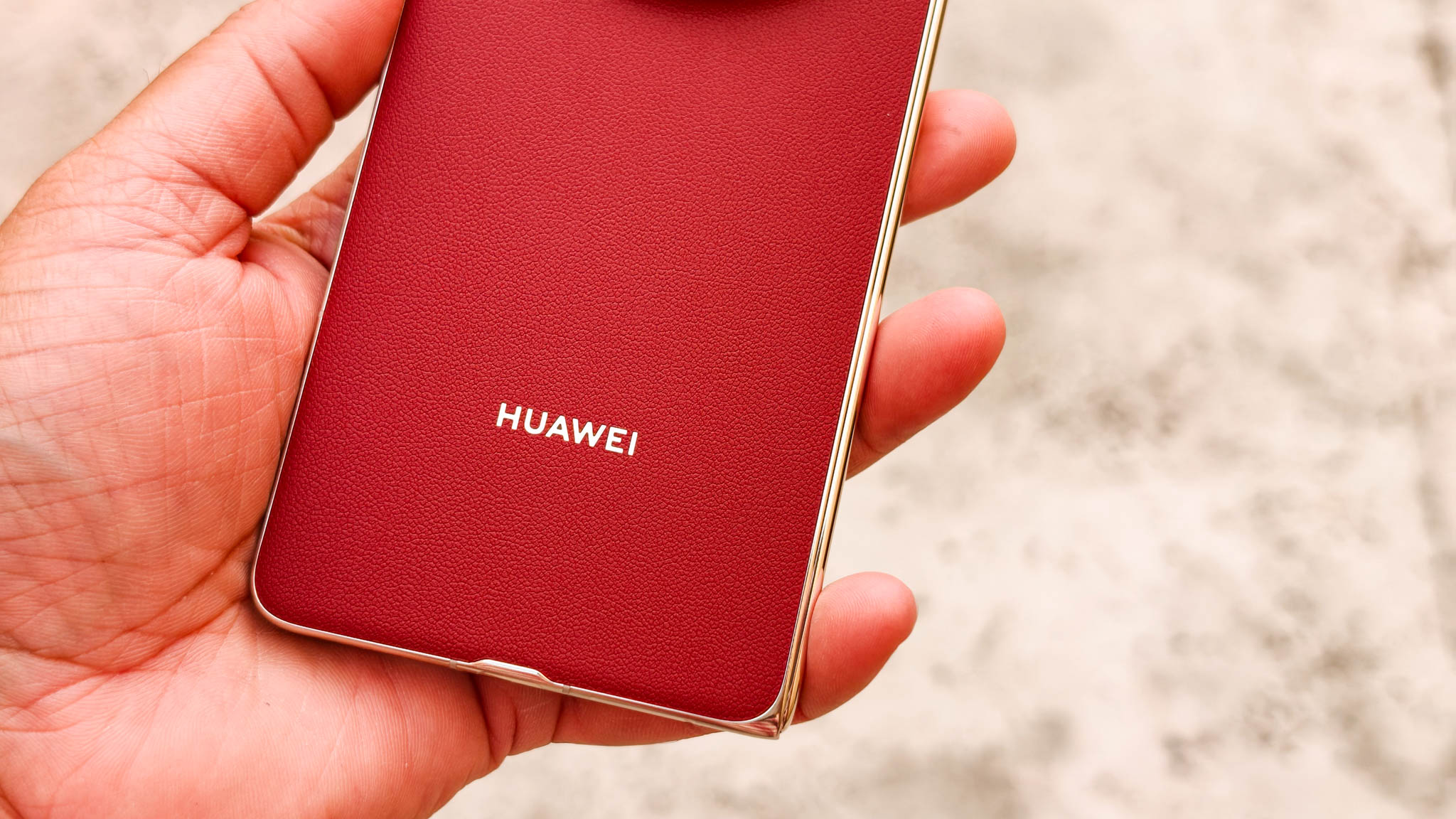 Huawei Mate X7 hands-on testing in Dubai on Android Central