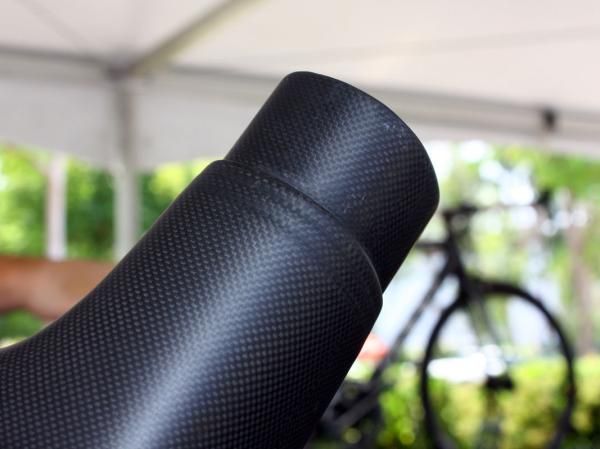 See those two little steps on the outer surface? The adjoining piece has them, too, and it provides a distinct region for the carbon strips that are then wrapped around the joint, making for a neat and flush surface.