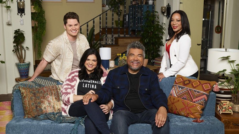 Matt Shively, Mayan Lopez, George Lopez, Selenis Leyva in Lopez vs Lopez