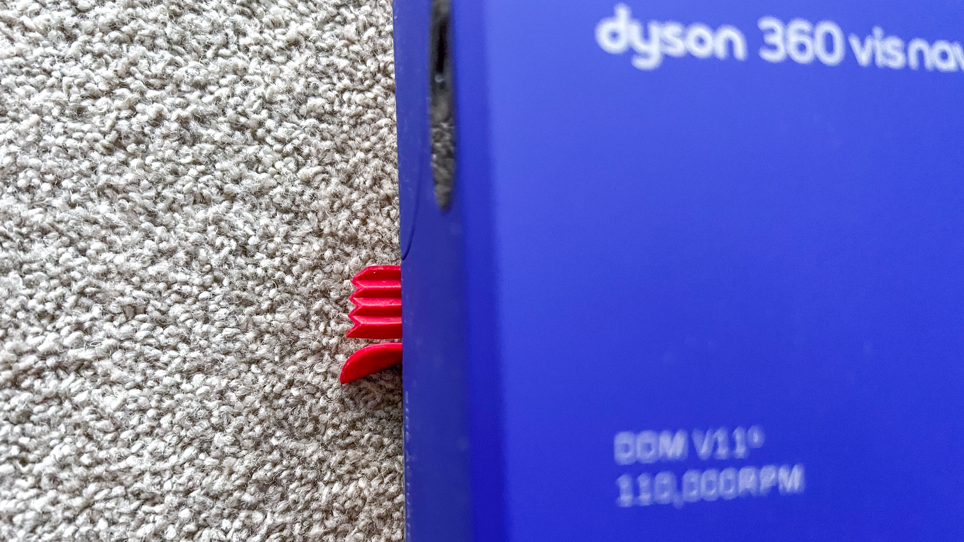 The side duct for edge cleaning on the Dyson 360 Vis Nav