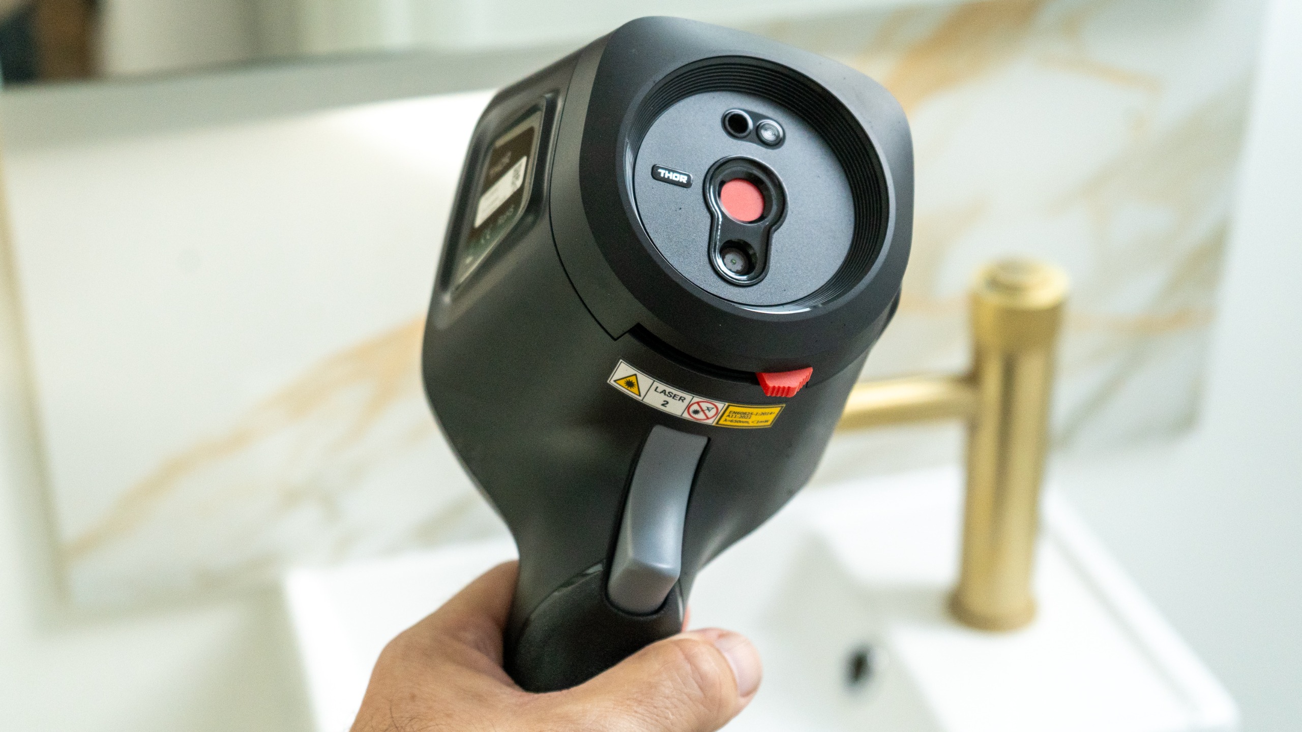 Thermal imaging camera in hand
