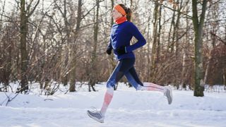 winter running gear: runner