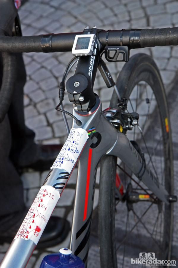 Critical sections of the course are marked on the top tube of Oscar Freire's (Katusha) Canyon Aeroad CF.