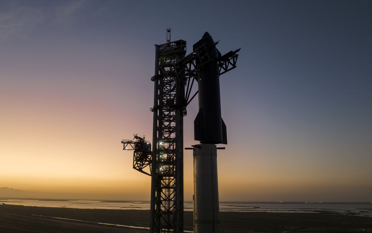 SpaceX stacks Starship and Super Heavy on launch pad ahead of orbital test fligh..