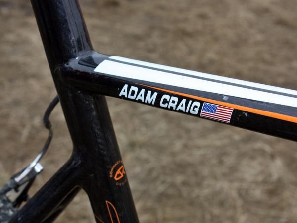According to Giant, offsetting the top tube and seat stays allows the seat tube to flex more when loaded.