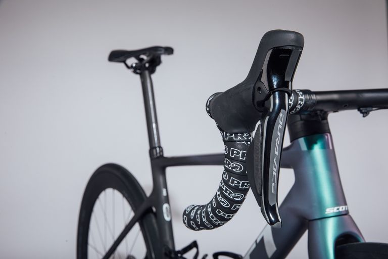 How do bike gears work? A simple and detailed explainer for beginners