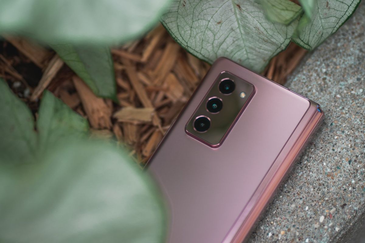 Samsung Galaxy Z Fold 2 cameras