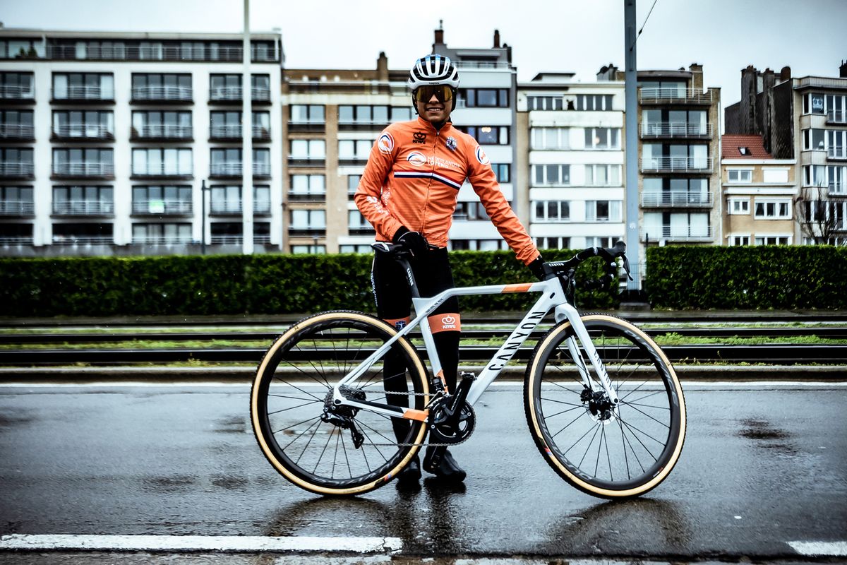 Ceylin del Carmen Alvarado's Canyon Inflite CF SLX cyclo cross bike