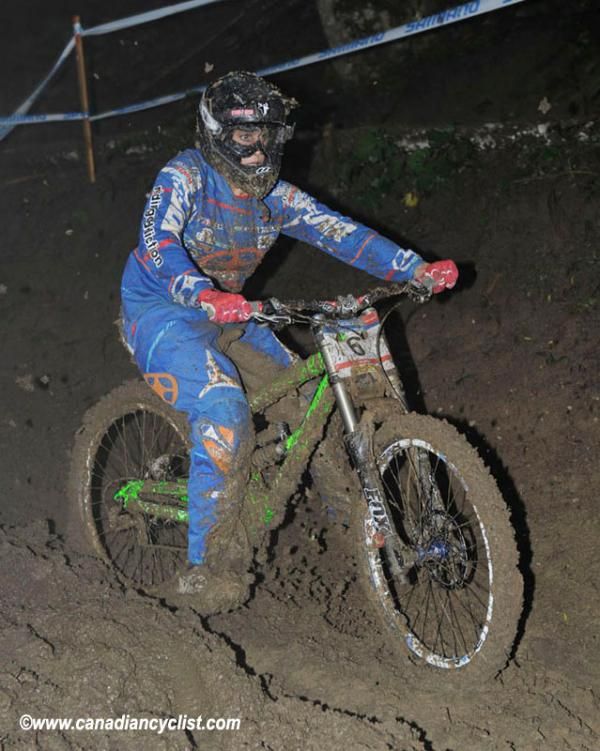 Myriam Nicole (Commencal Superiders)