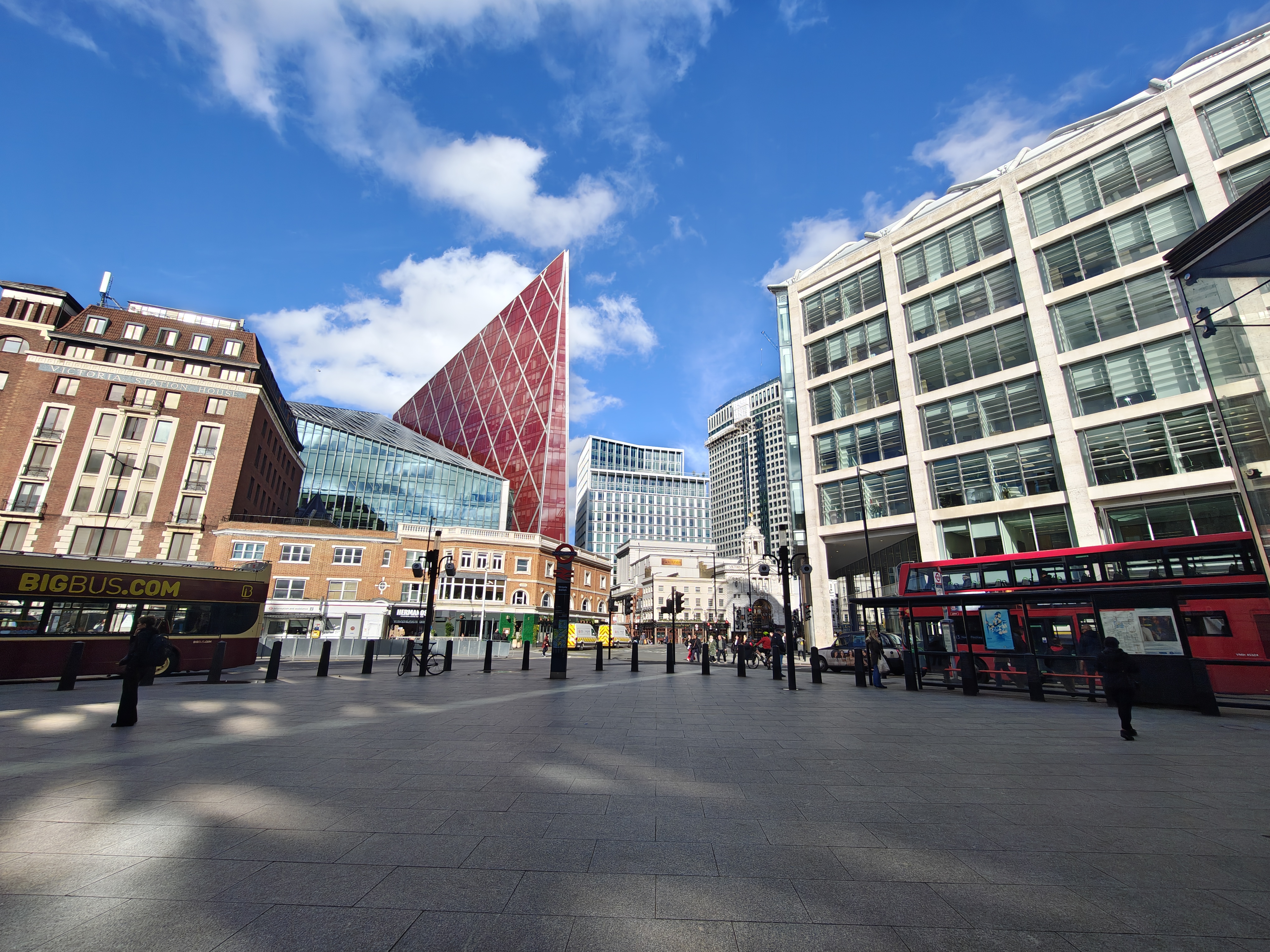 Motorola Edge 70 ultrawide