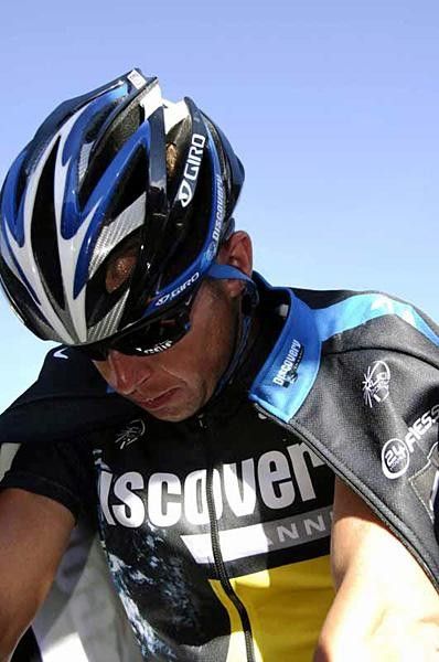 Stijn Devolder (Discovery Channel) cools off.