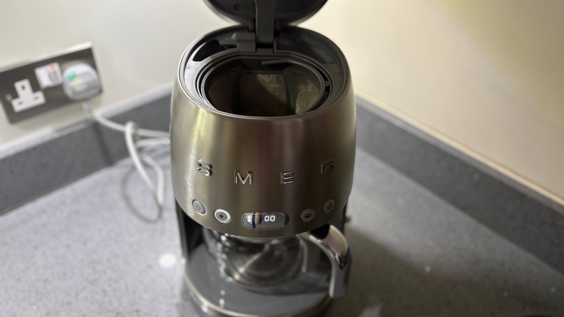 Testing the Smeg DCF02 Drip Coffee Machine