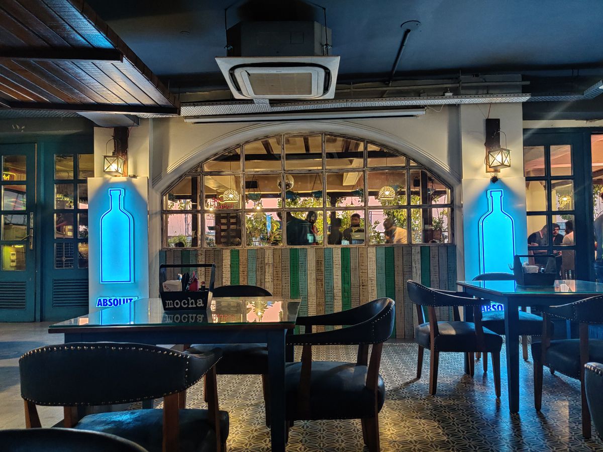 Low light shot using primary camera