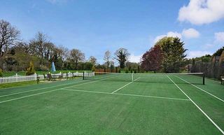 Glen Meadows tennis court