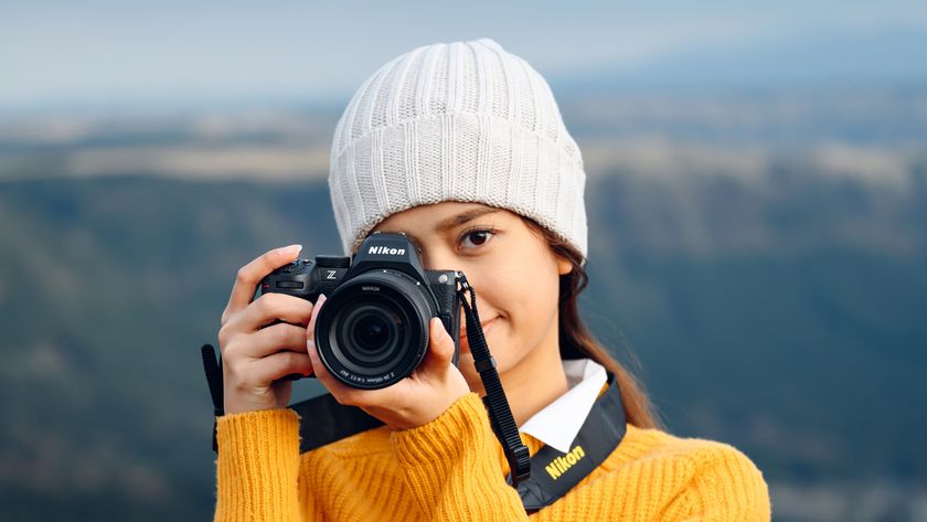Person shooting with Nikon Z 24-105mm f/4-7.1