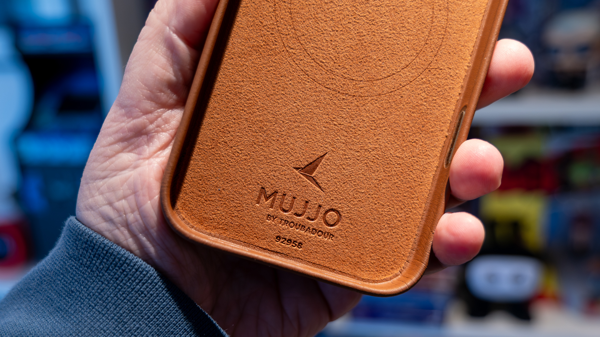 Mujjo iPhone 17 Pro Max case