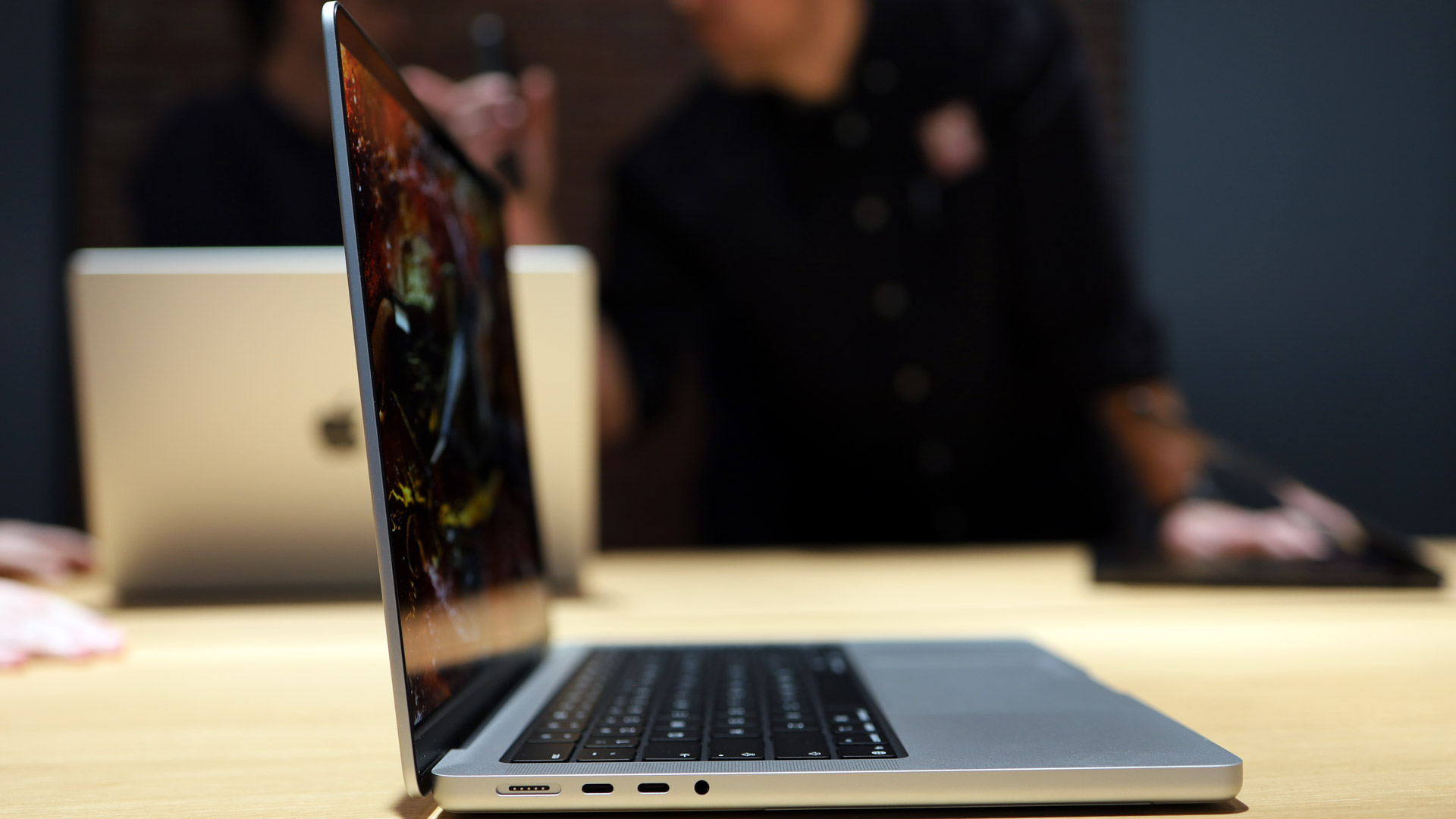 MacBook Pro M5 Pro hands on