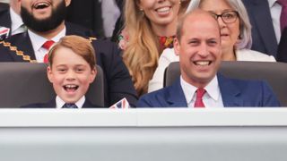 Prince George doesn't have to follow in Prince William's footsteps - Prince George and Prince William smiling as they watch the Platinum Party at the Palace in front of Buckingham Palace on June 04, 2022 in London, England. The Platinum Jubilee of Elizabeth II is being celebrated from June 2 to June 5, 2022