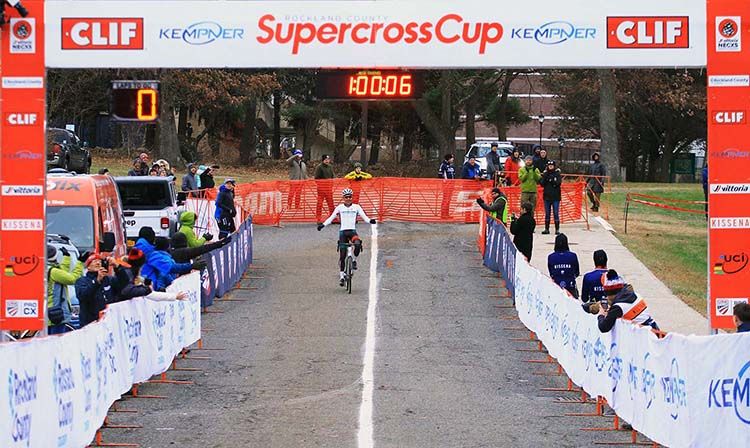 Winning both days this year, Curtis White(Cannondale p/b Cyclocrossworld) snags the overall win